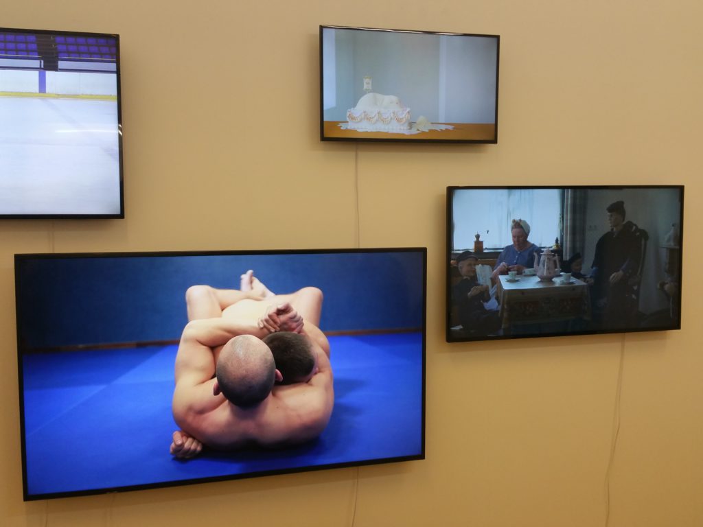 Cutting Edge / Making Cash?