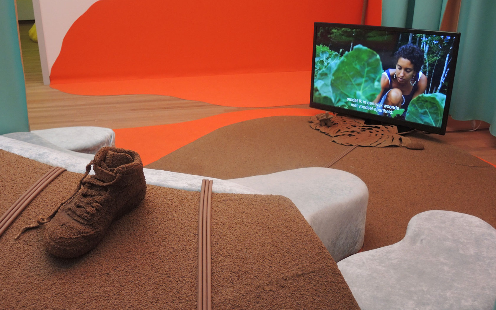 Melanie Bonajo; de dood of de gladiolen