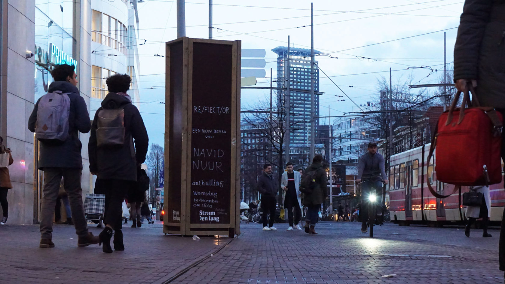 RE/FLECT/OR, de onthulling