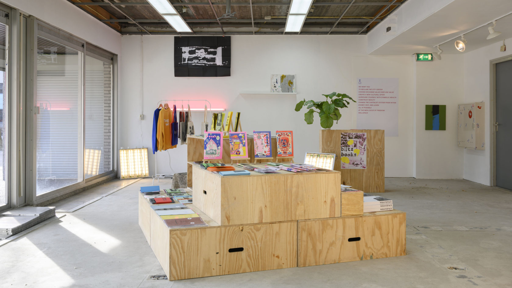 Al bricolerend door L’INVENTION DU QUOTIDIEN en daarna een biertje aan de bar