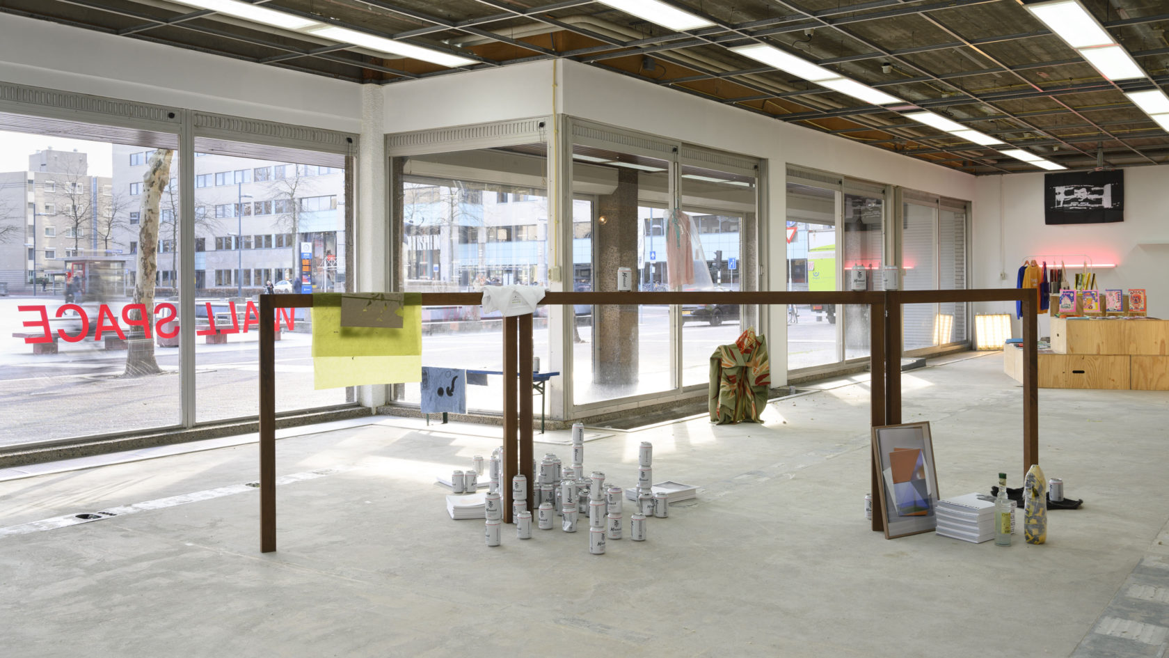 Al bricolerend door L’INVENTION DU QUOTIDIEN en daarna een biertje aan de bar