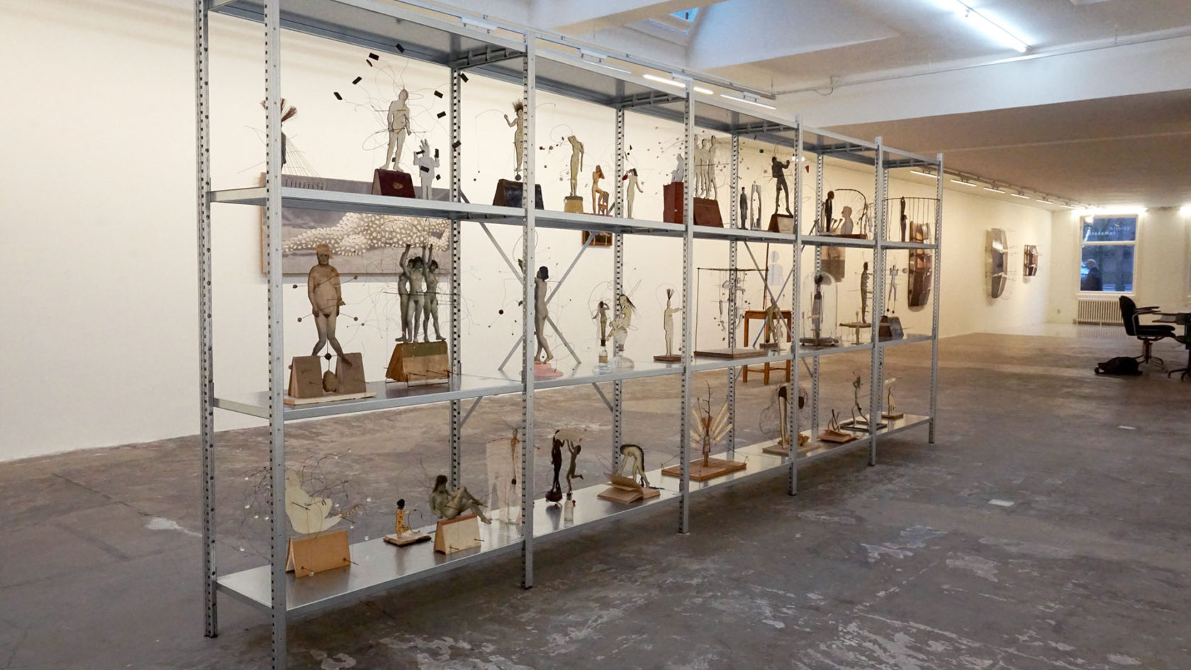 Het koper, goud en ijzerdraad tiert welig