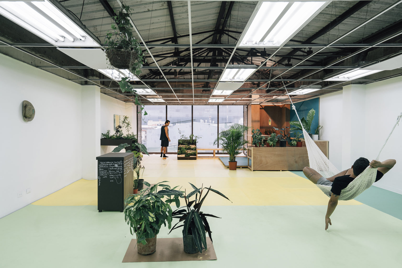 Stroom Invest interviews / curator Sandino Scheidegger