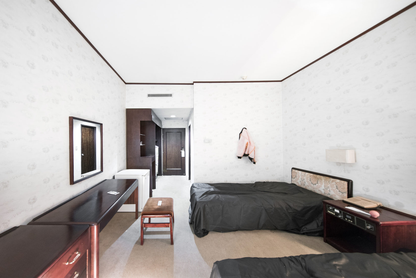 Stroom Invest interviews / curator Sandino Scheidegger