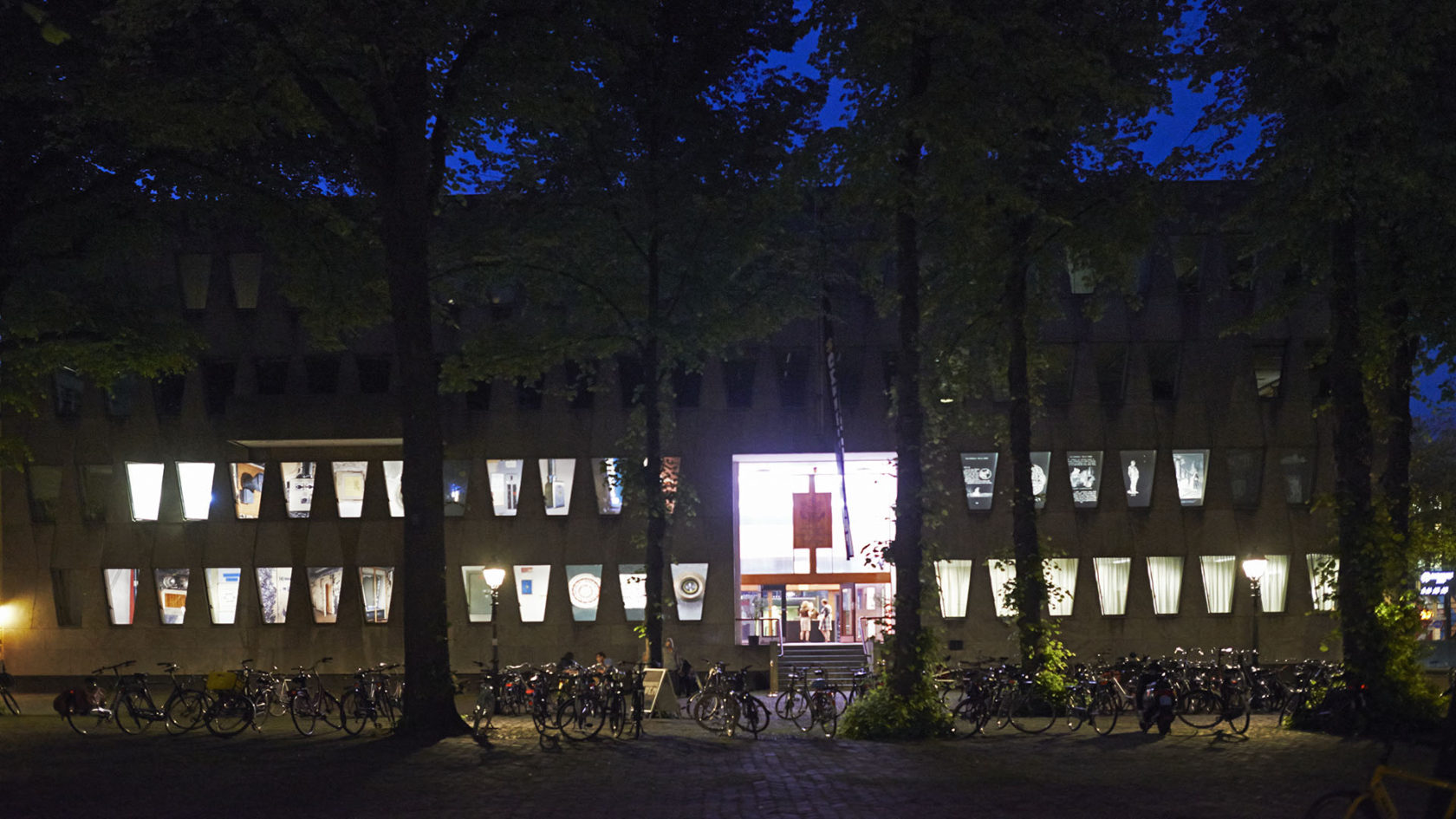 The Vault – kijken naar de macht