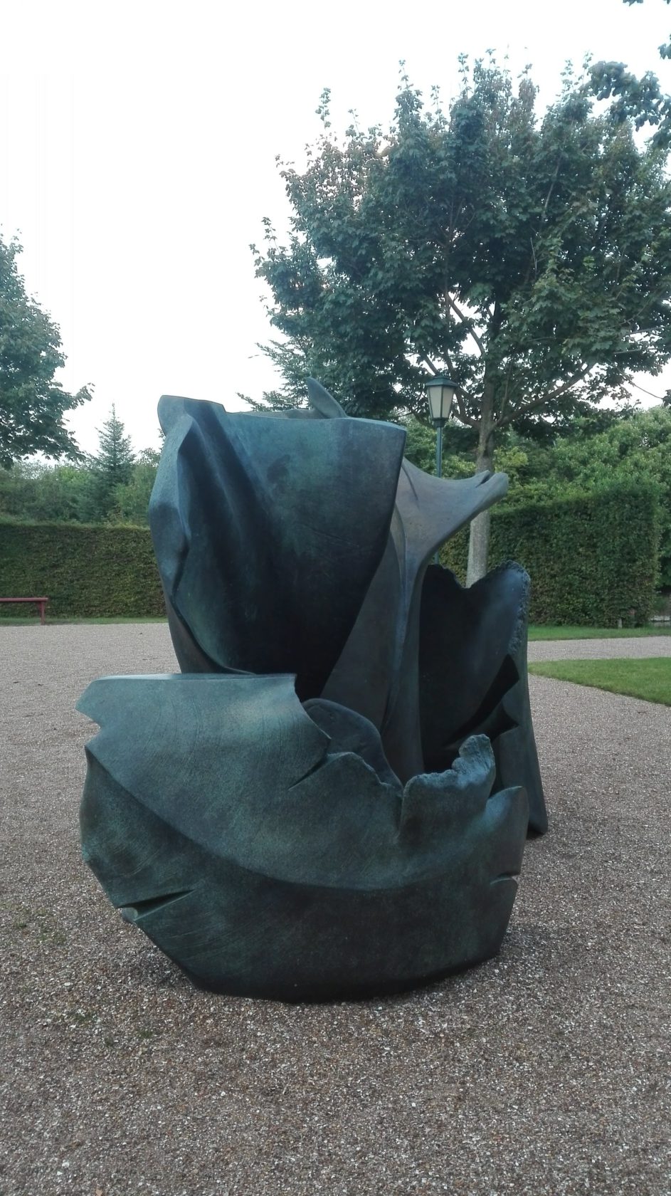 Het marmer en brons van Helaine Blumenfeld