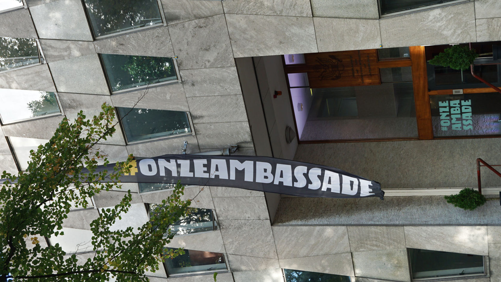 Onze Ambassade – het is tijd voor Plan C