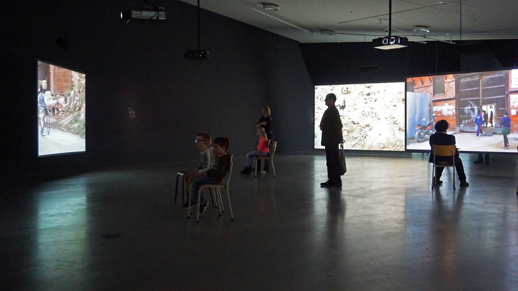 Stoelendans in het donker