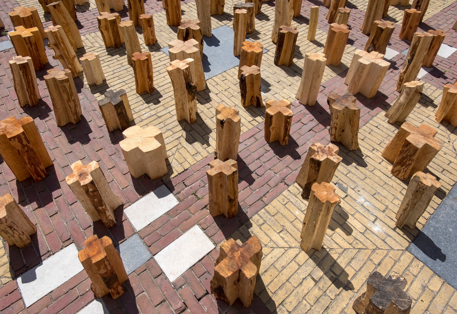 Wegens omstandigheden geopend