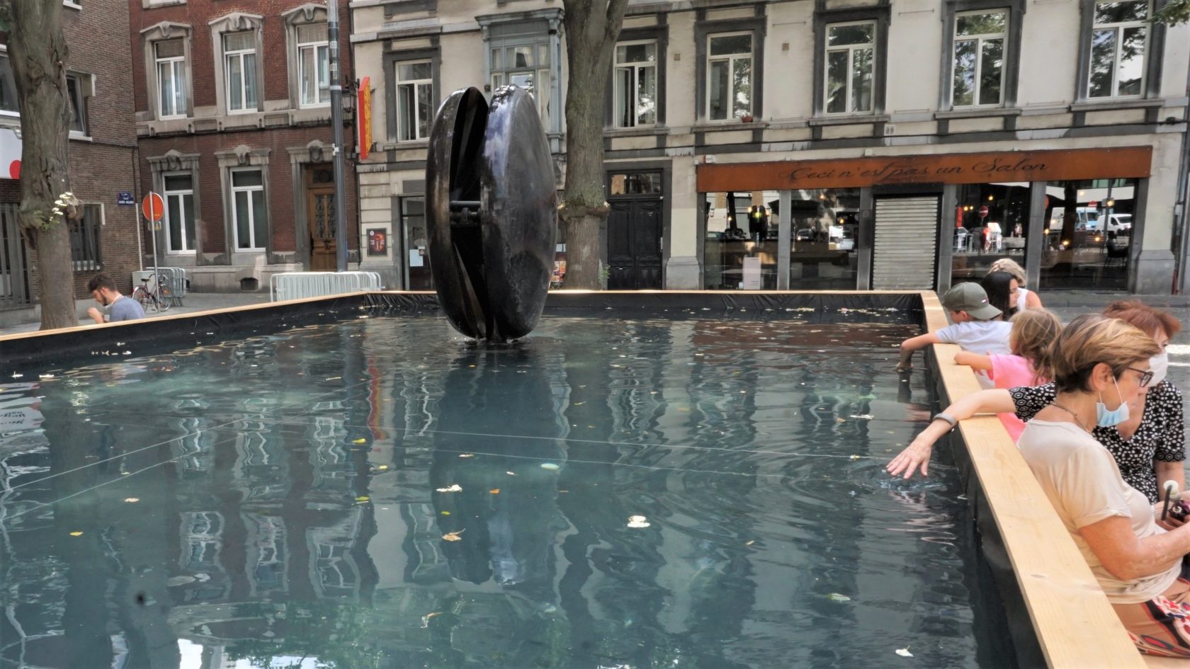 Dwalen in Luik op zoek naar publieke kunst