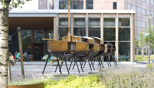 Stroom Invest interviews / curator Fadwa Naamna