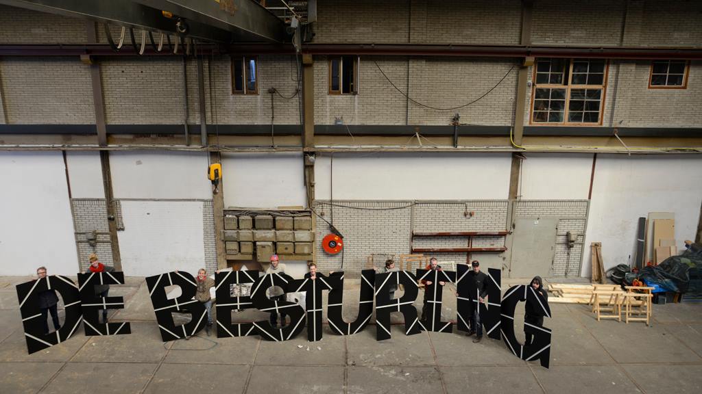 Hide Out @ De Besturing