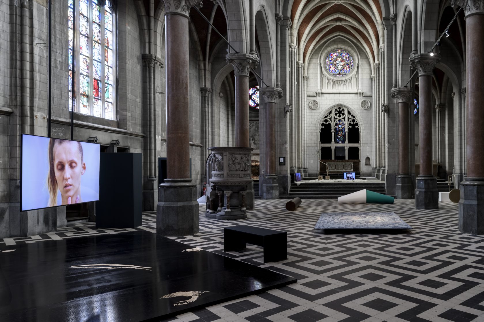 Kunst in een ontwijde kerk