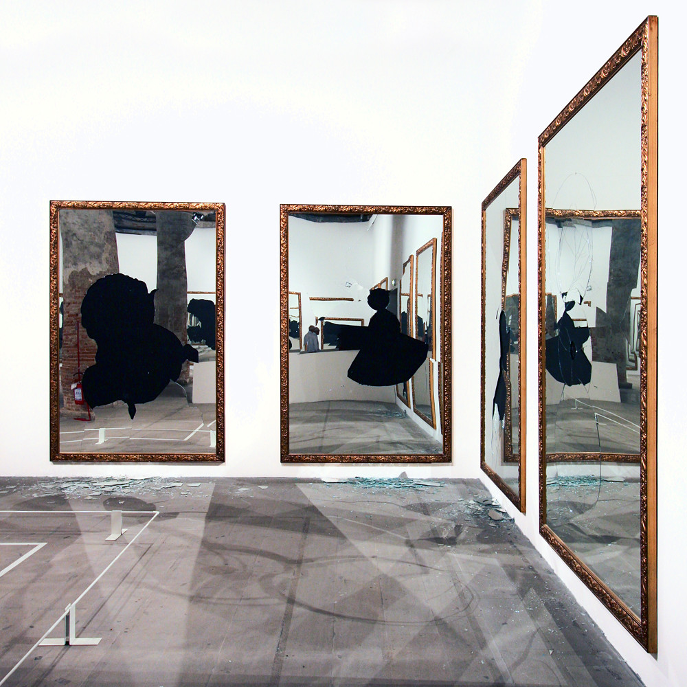 BOTSING – Two Less One door Michelangelo Pistoletto