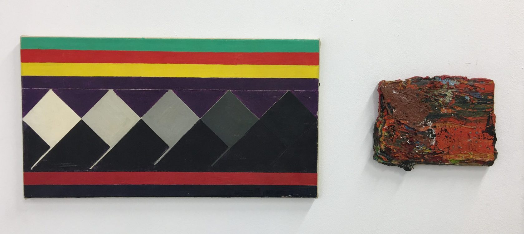 robe bleu, fond rouge en de schilderkunst