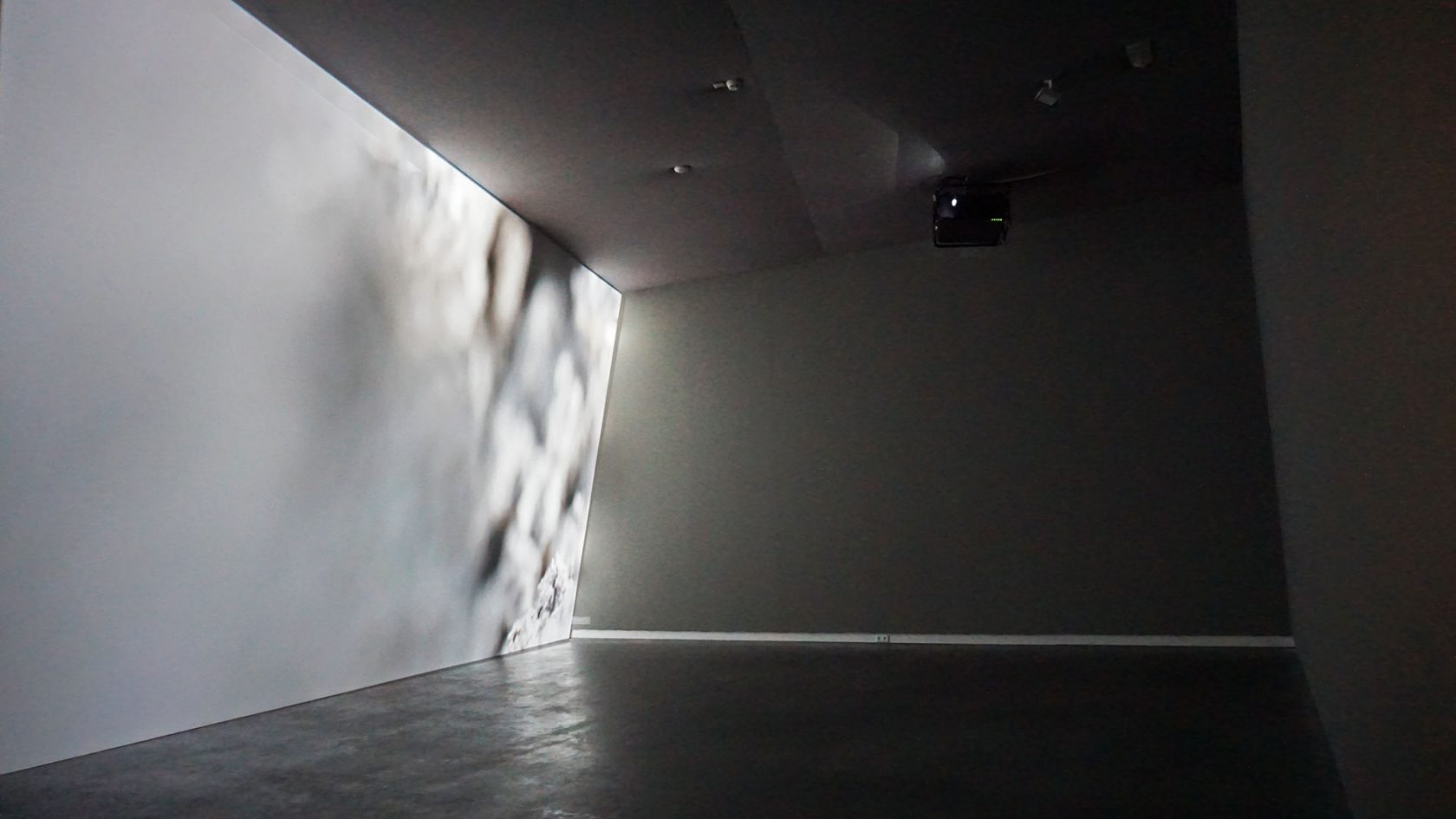 REFLECTIE – ‘Liminal’ door Maya Watanabe