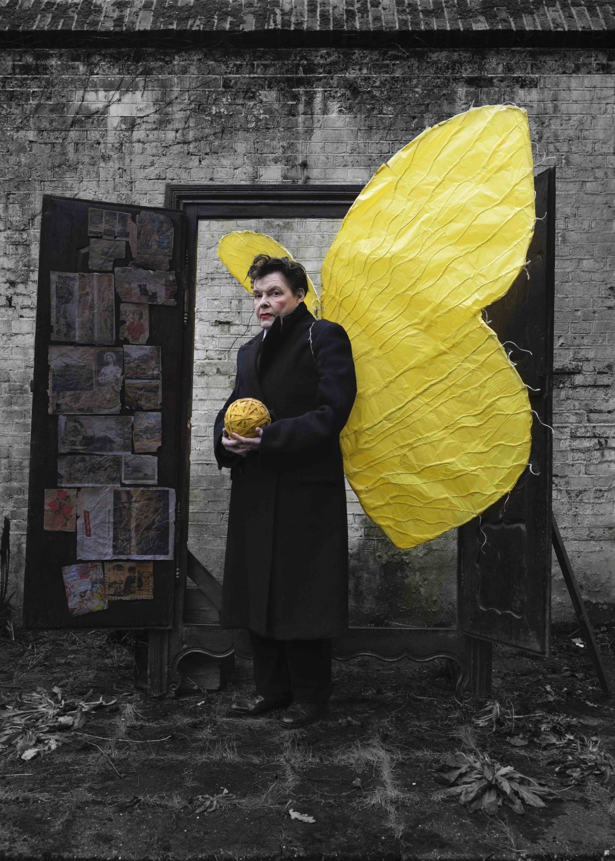 Een outsider die binnenkomt