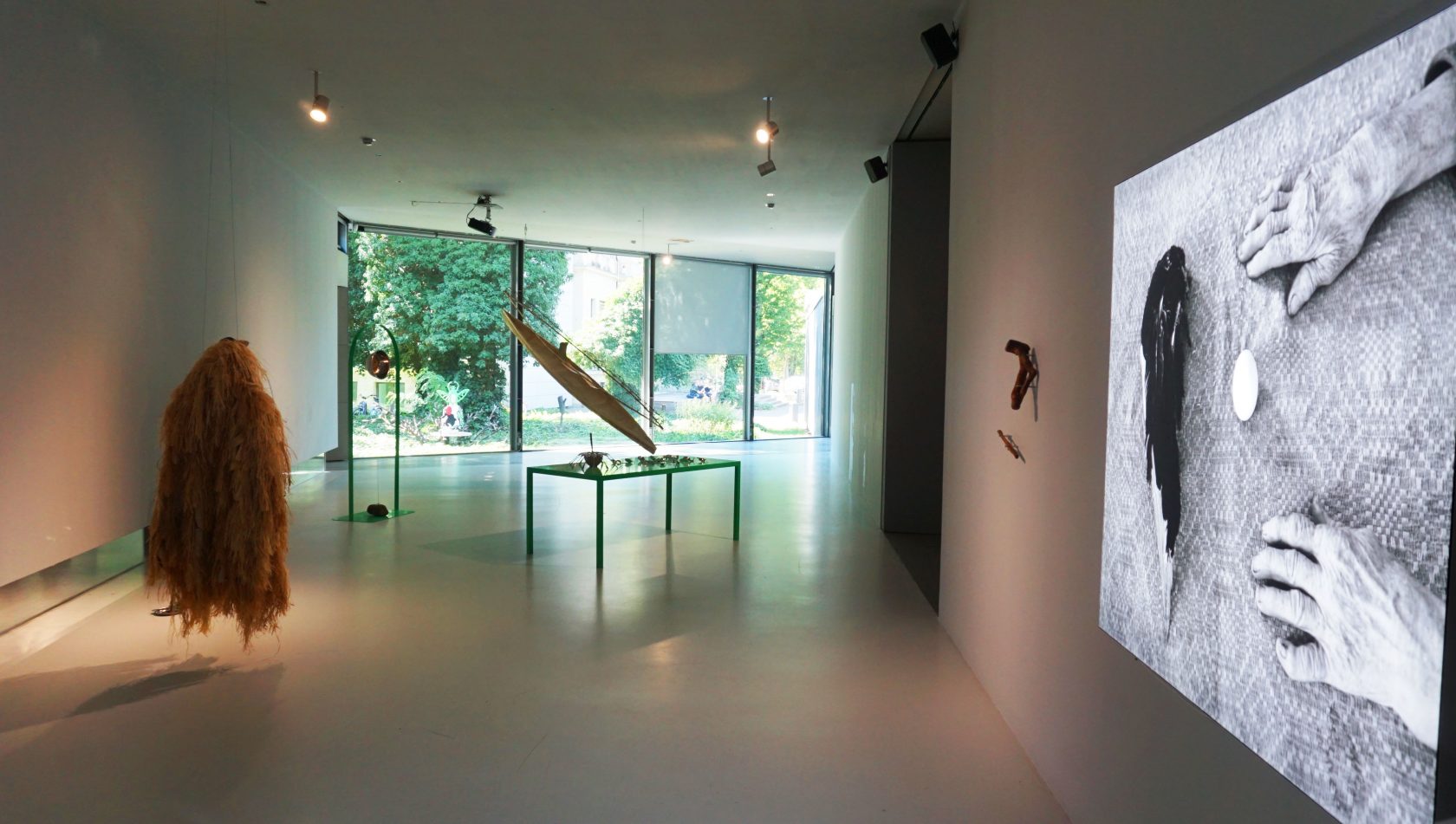 When the sun is low – the shadows are long