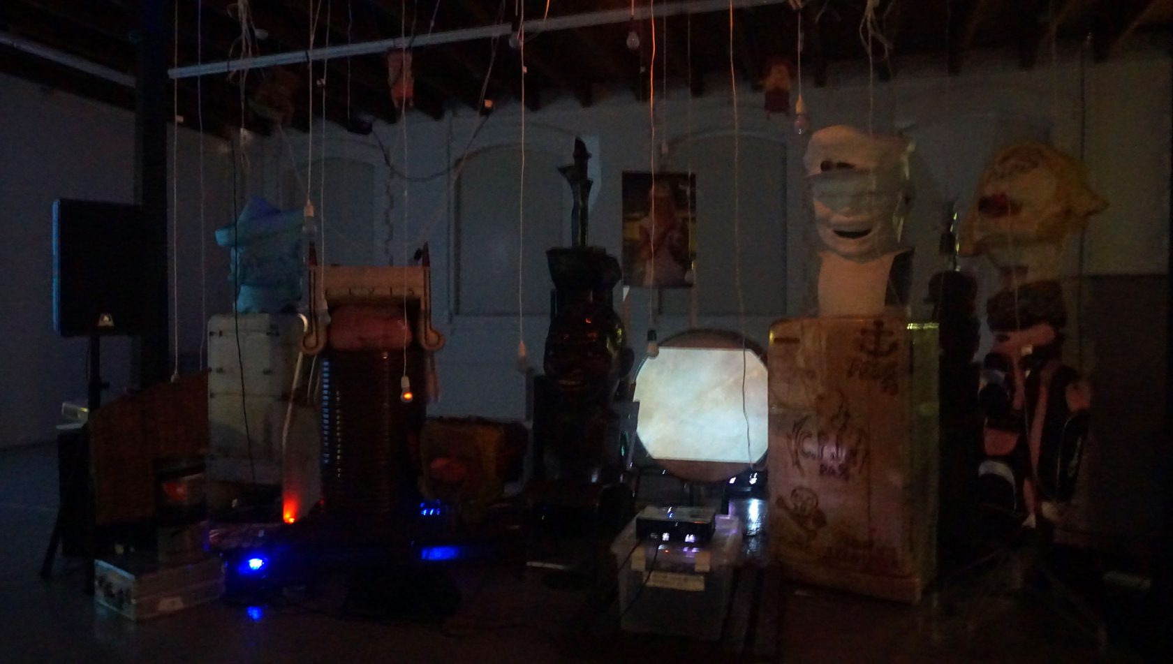 Kijk dat is die Verdult die altijd op dezelfde manier flikkert… altijd op dezelfde manier… altijd op dezelfde manier…