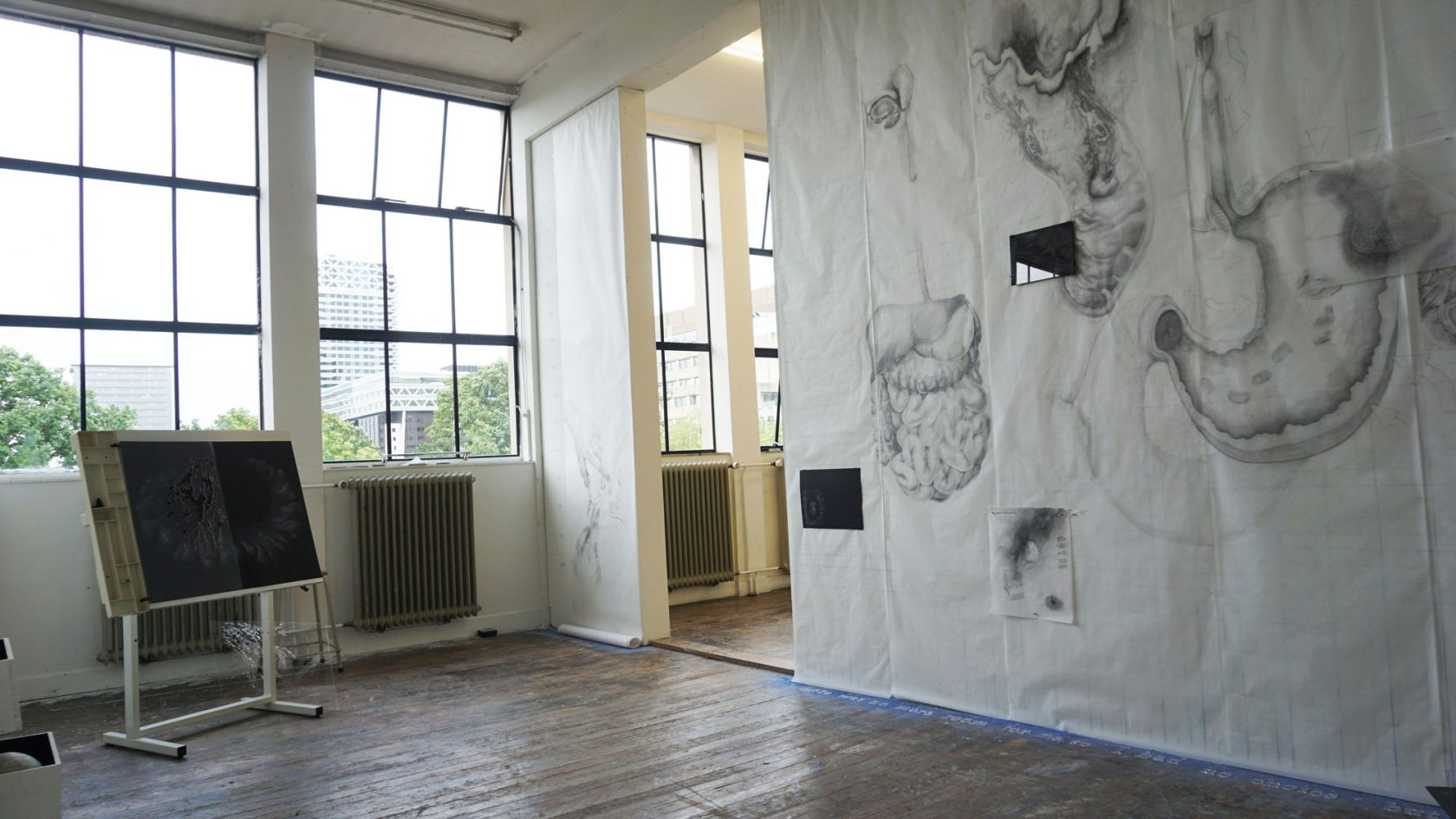 Studenten pakken de eigen draad weer op in KABK Graduation Show