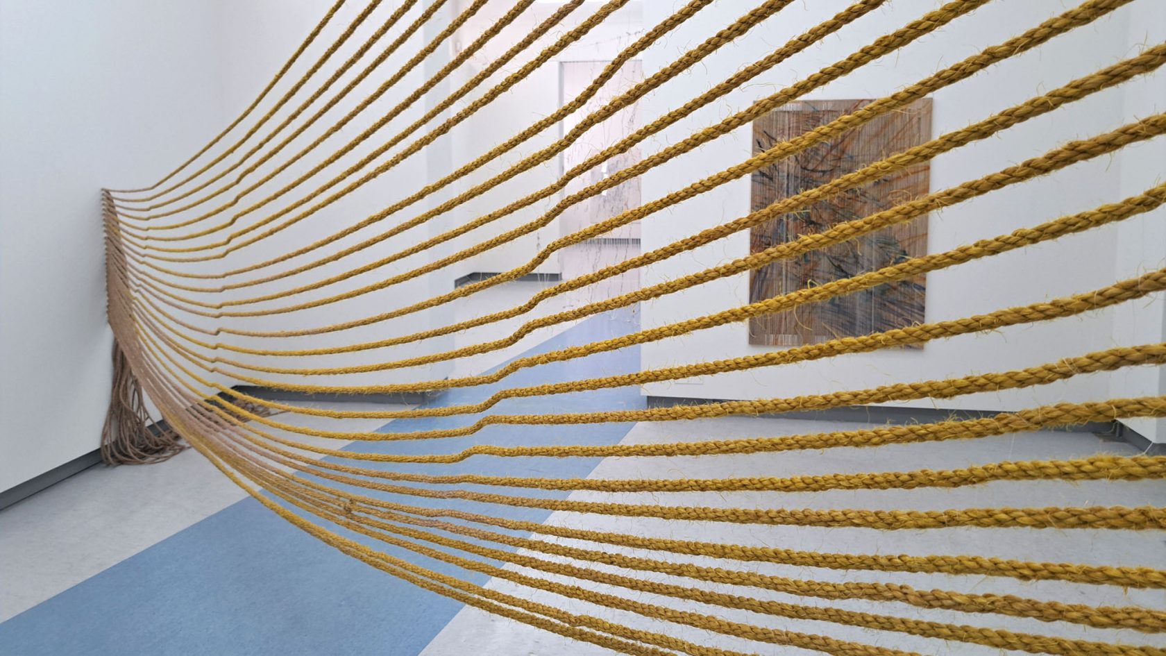 Stille klanken klinken langs draden van Paul Verheul