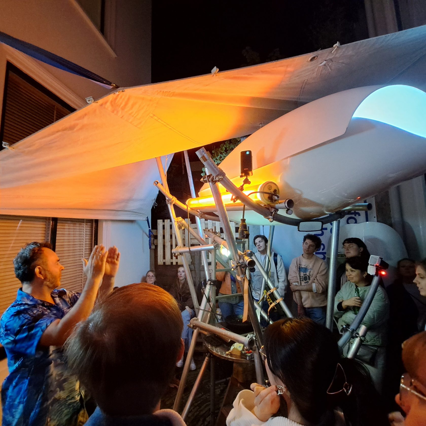 Hoogtij #74 – A journey through alleyways, bureacracy and The Hague