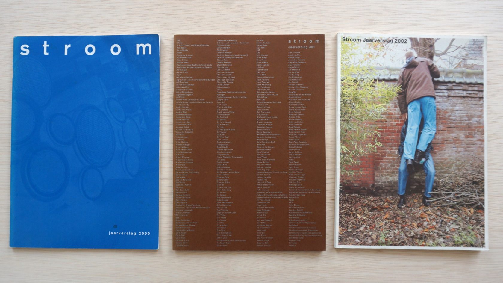 Haagse Publicaties over collectiviteit en kunstenaarsinitiatieven